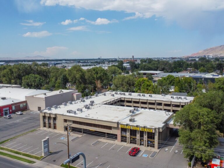 2100-Plaza-12
