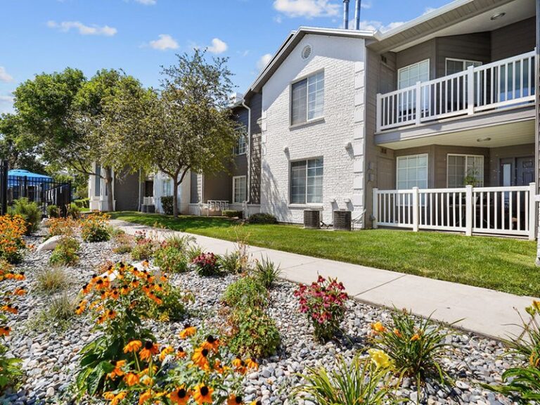 Woodgate-Apartments